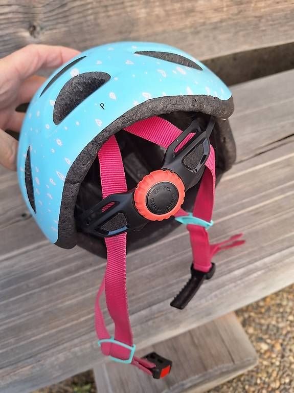 Giro Caschi: Giro Kinder Velohelm – Usato da Tägertschi venduto da jen_8brl 2