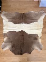 Echtes Lederfell / Tierfell ca. 185 × 160 cm – Braun/Weiss