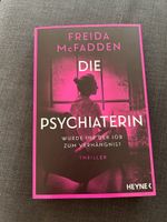 Die Psychiaterin von Freida McFadden gebunden