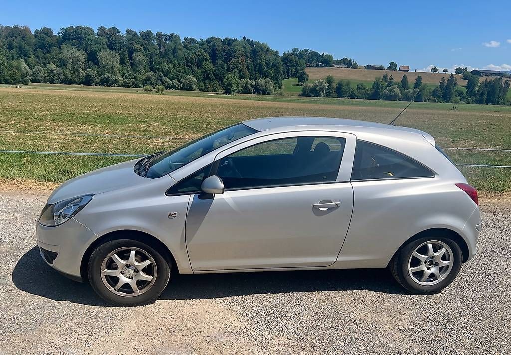 Opel Autos: Opel Corsa D 14 – Gebraucht aus Glattfelden von Raini77 2