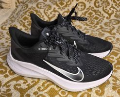 Nike-Turnschuhe
