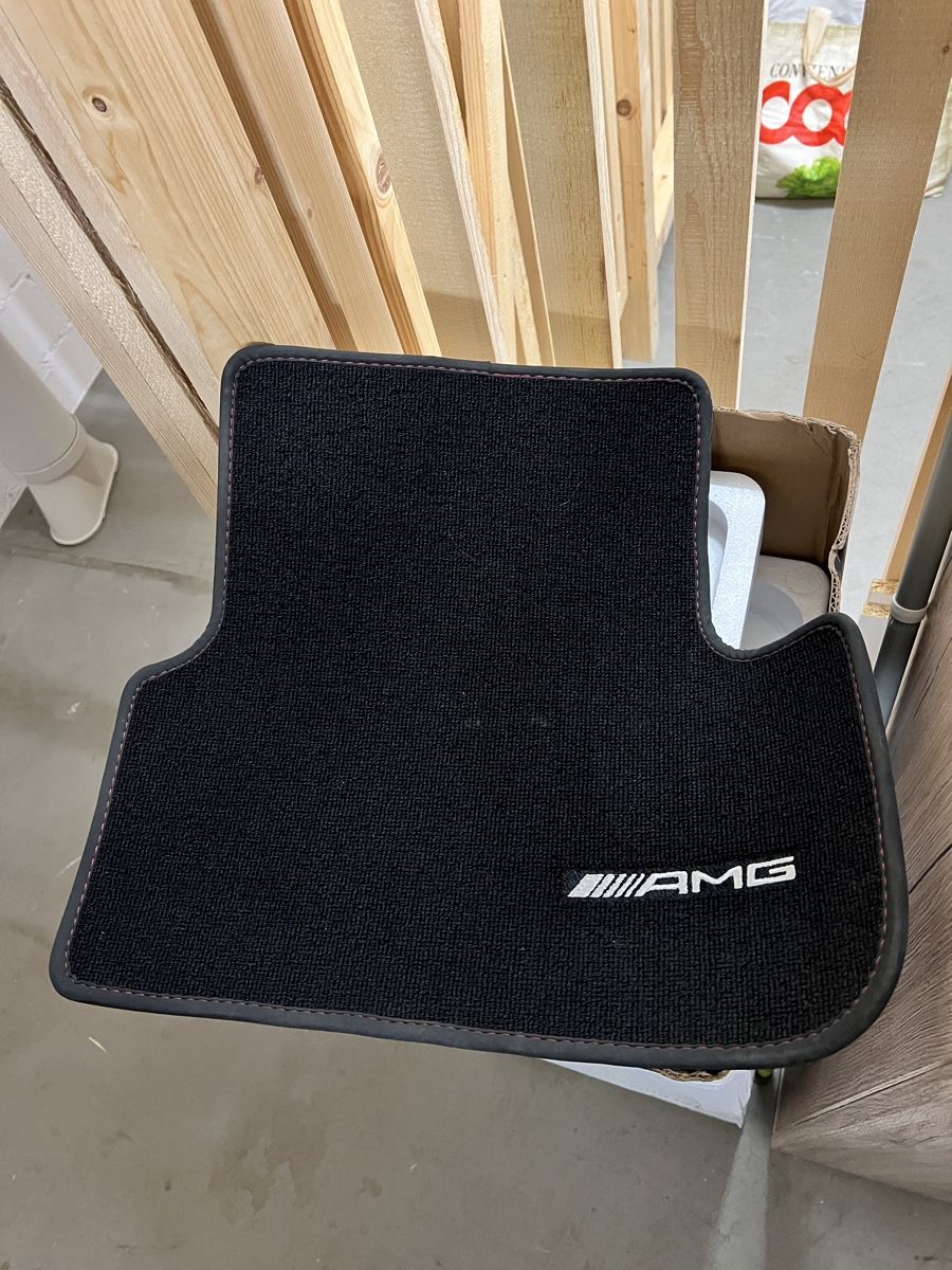 Mercedes-Benz Tapis / Bacs: Mercedes AMG Fussmatte – D'occasion à Olten par akosdrummer