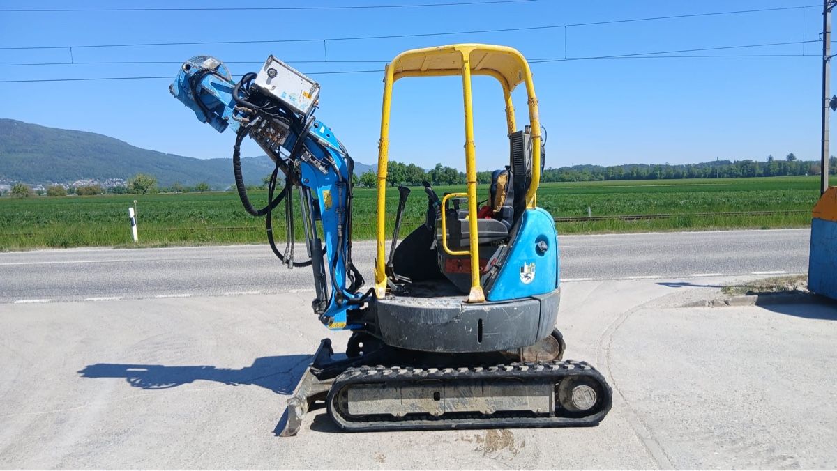 Escavatori: Bagger Messersi 2,7 Tonnen . – Usato da Niederbipp venduto da baggerch 3