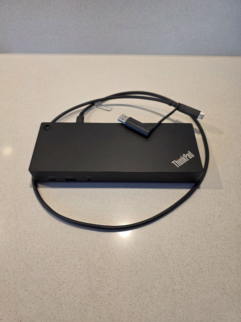 Lenovo Docking station: Lenovo ThinkPad USB-C Dockingstation mit USB-C-Kabel – Usato da Luzern venduto da jos_mzb7 1