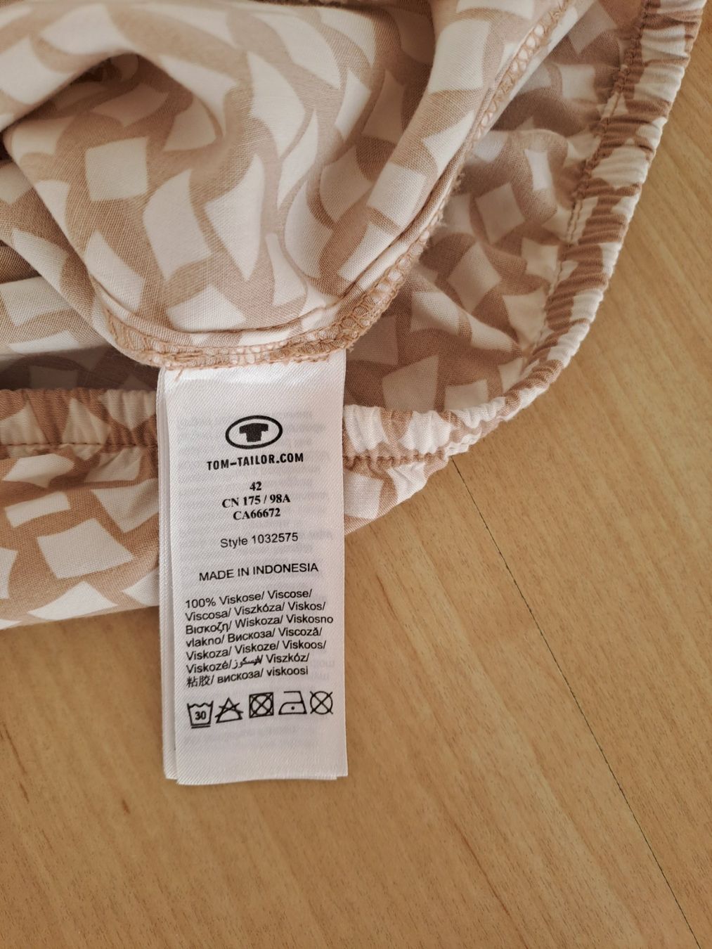 Tom Tailor Camicette: Chemisier Tom Tailor Viscose camel et blanc T.42 – Nuovo (secondo la descrizione) da Denens venduto da Chanchantevend 4