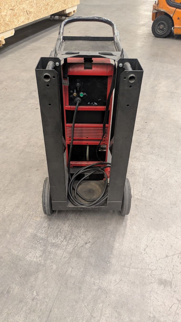 Saldatori: Fronius MagicWave 3000 Fuzzy – Difettoso da Lömmenschwil venduto da Metall01 1