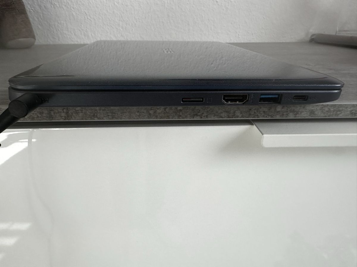 Asus Notebooks: Asus Laptop dunkelblau – Gebraucht aus Dietikon von Eveline1974 3