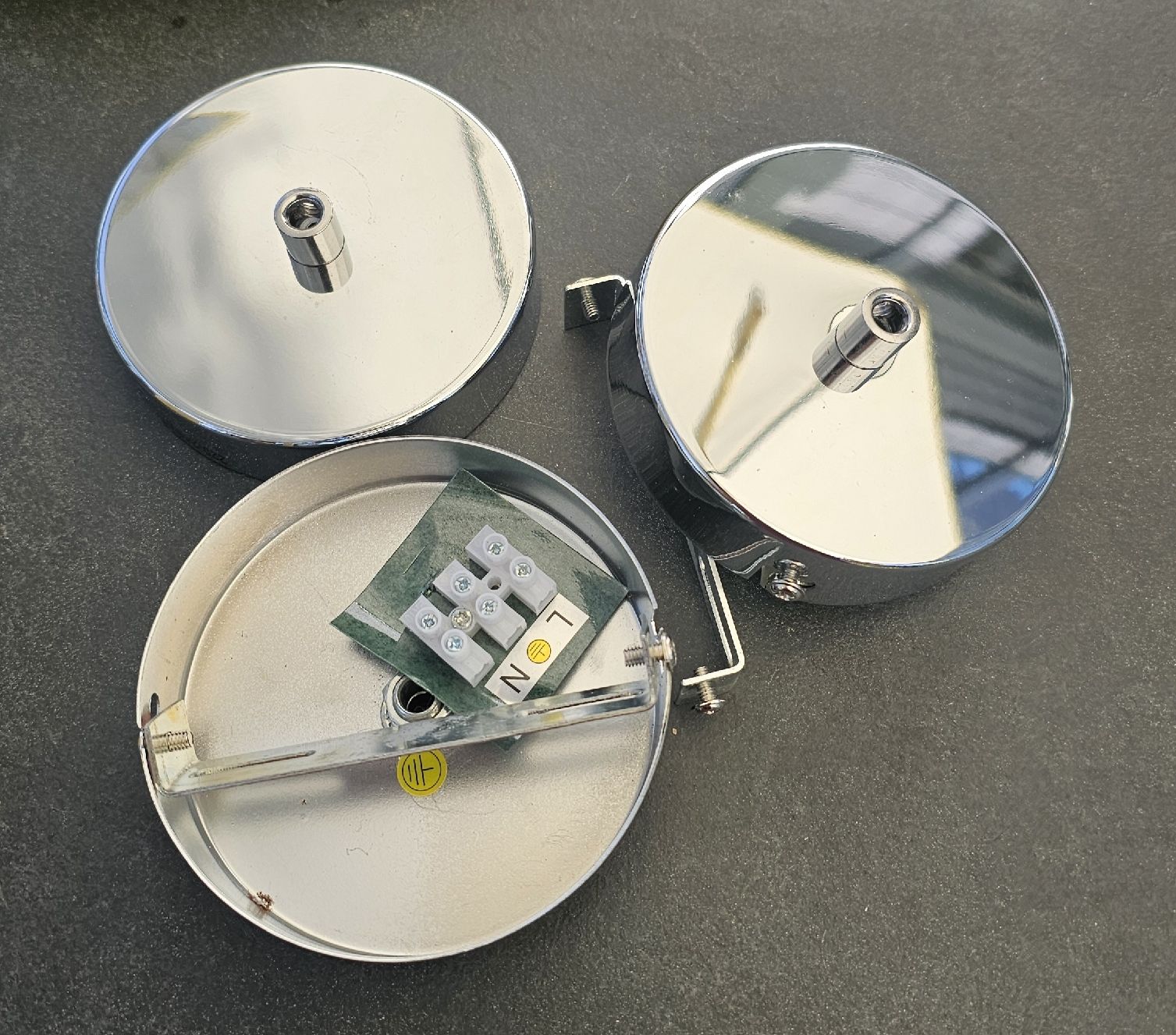Kronleuchter & Deckenlampen: 3 Stk Deckel Lampe verchromt NEU – Neu und originalverpackt aus Zürich von ZH-Vintage