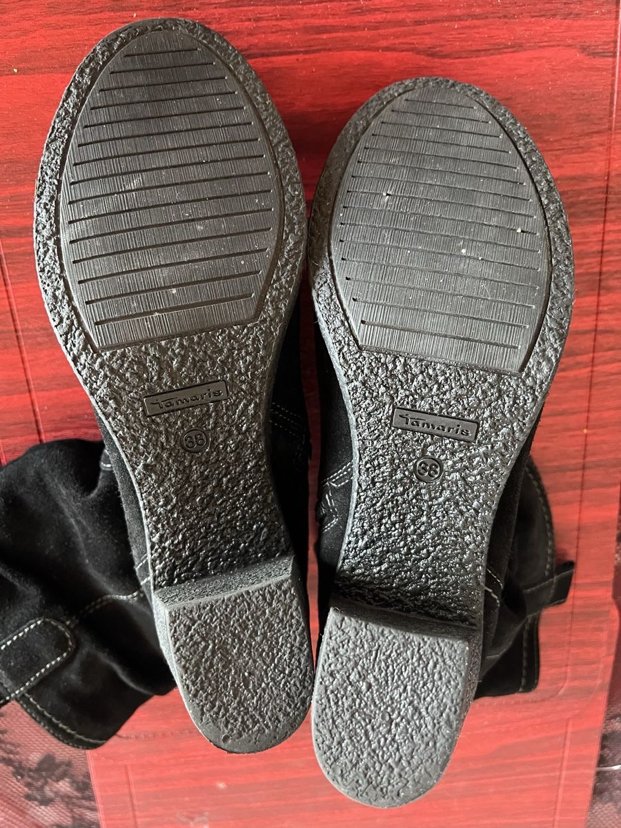 Tamaris Scarpe da donna: Bottines Tamaris en daim noir, fourrées, taille 38! – Usato da Chézard-St-Martin venduto da Cheyenne_75 2