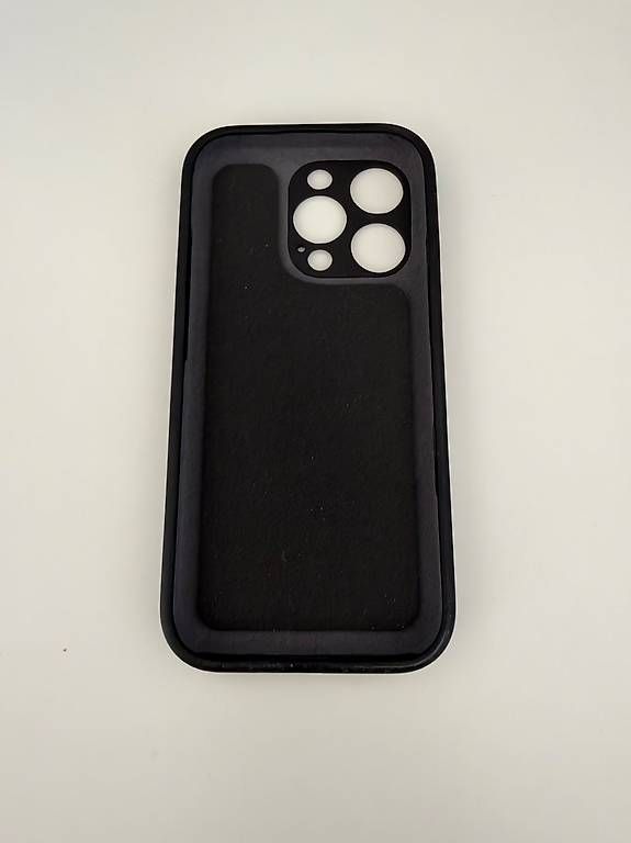 Cover & Protezioni schermo: iPhone 16 Pro Hülle - Schwarz - Magsafe - Grip – Usato da Zürich venduto da gia_wf68