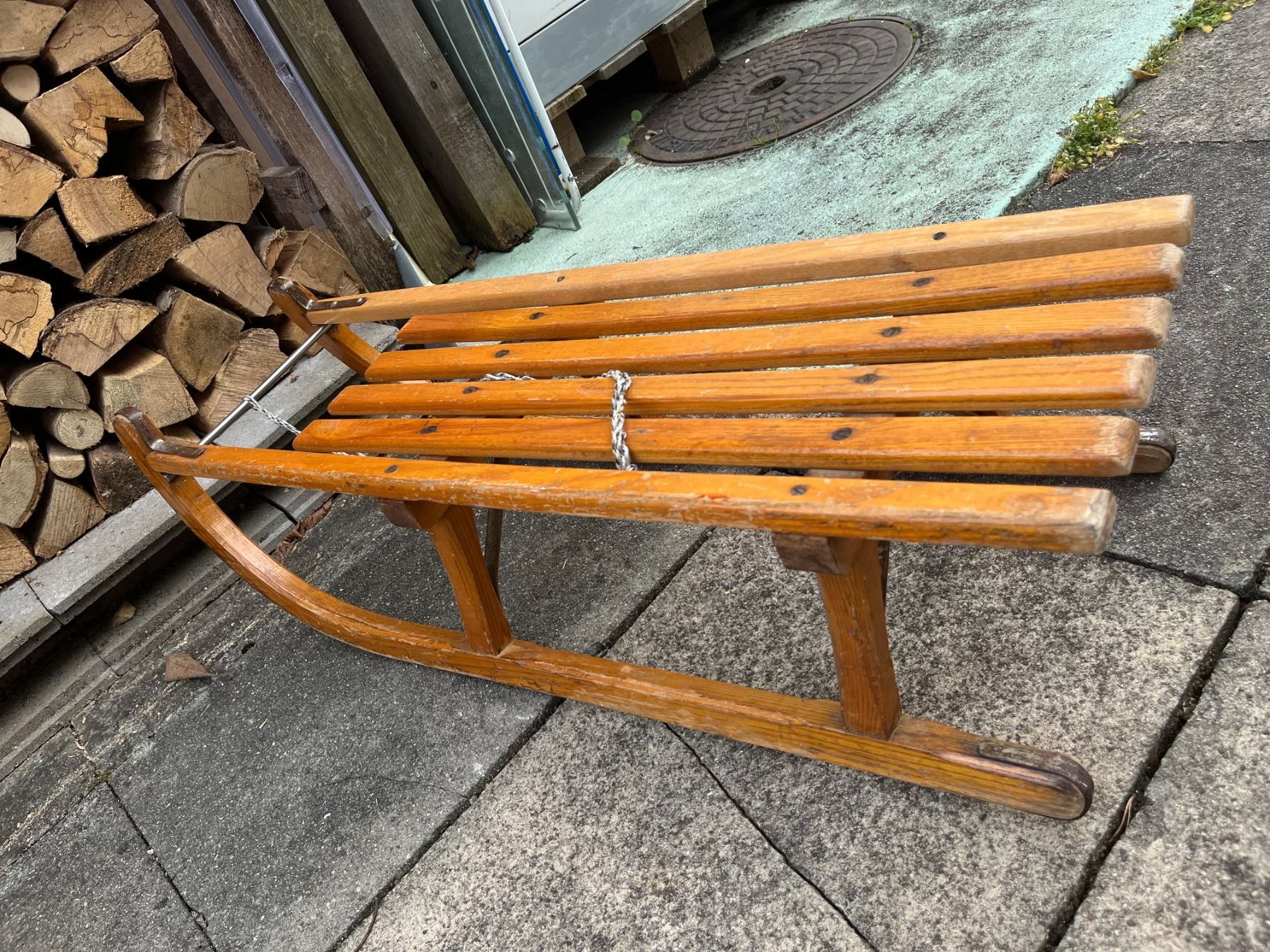 Schlitteln: Holzschlitten Chamonix 90cm – Gebraucht aus Muttenz von Bhuebi 1