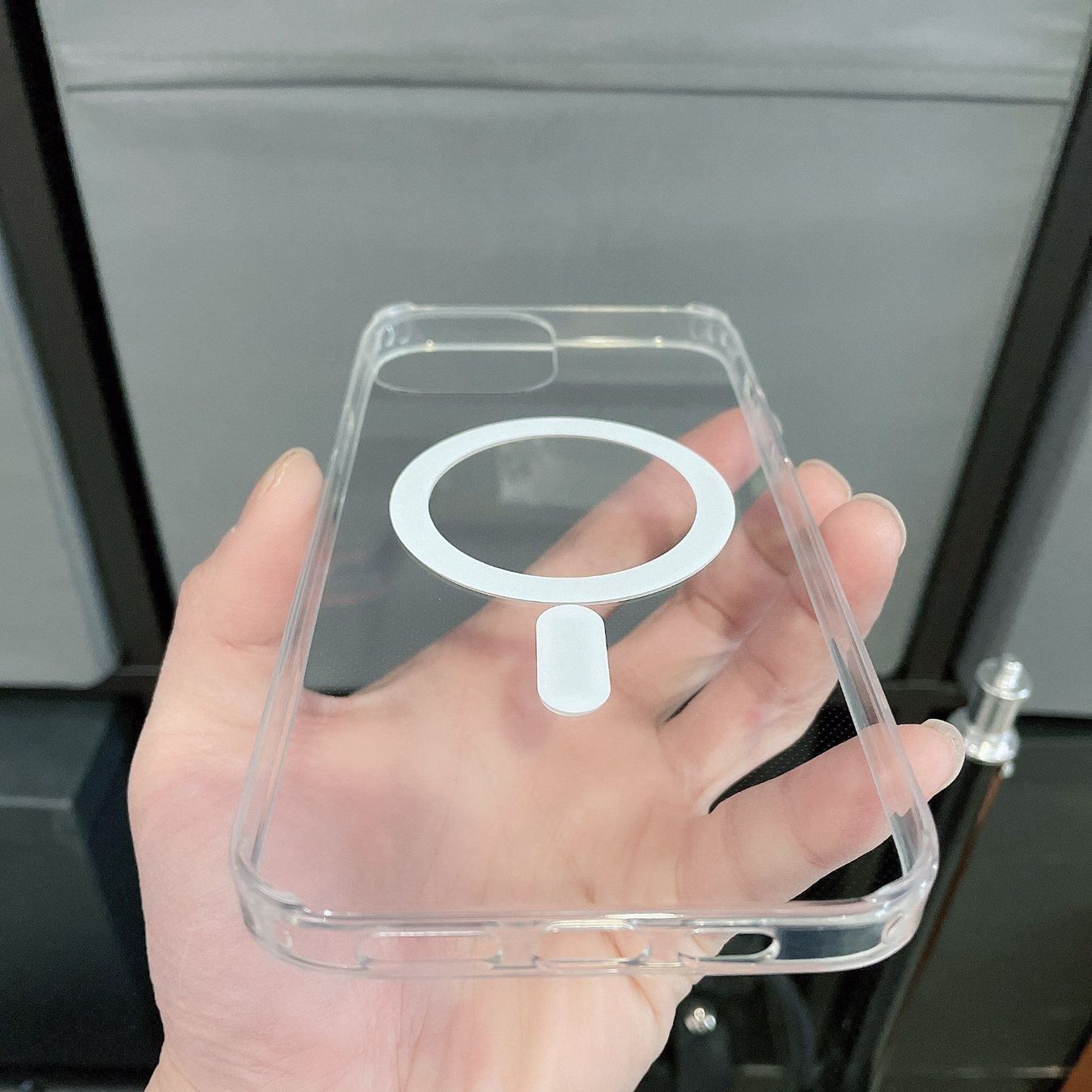 Cover & Protezioni schermo: iPhone 11- coque transparente magsafe aimant intégré – Nuovo e nell'imballaggio originale da Morges venduto da DigiAC 5