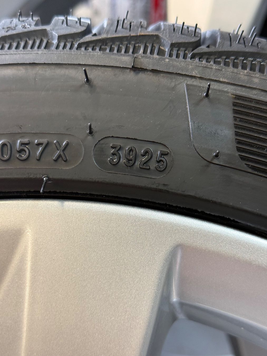 Audi Pneumatici & Ruote complete: Originale Audi A3/S3 8Y Winterräder Neu 18zoll – Nuovo e nell'imballaggio originale da Gerlafingen venduto da Pneu-Puric 8