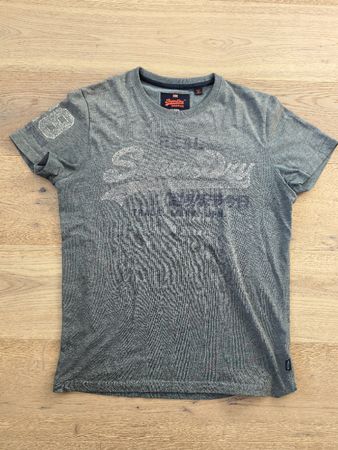 T-Shirt Superdry Grösse M grün guter Zustand