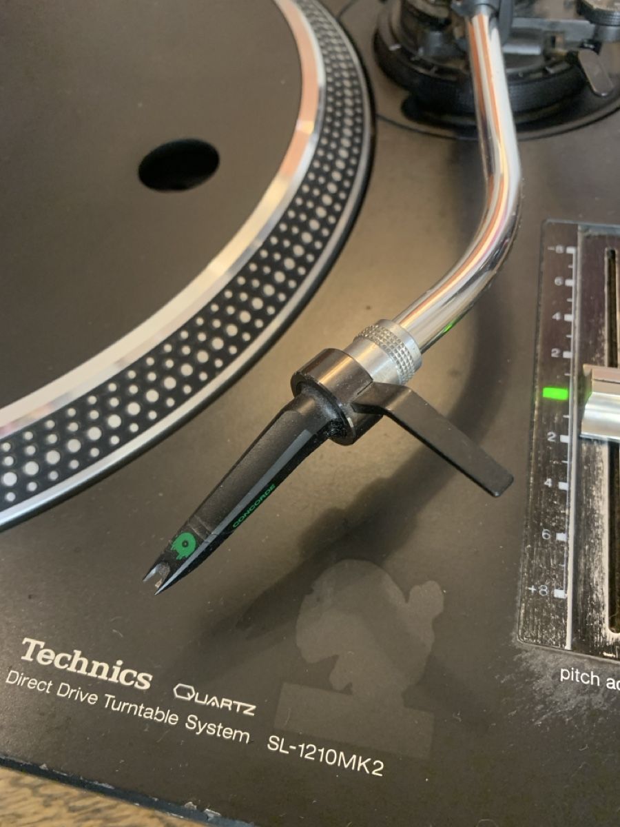 Technics Tourne-disques: Plattenspieler Technics SL-1210MK2 – D'occasion à Basel par Auktion_1000 5