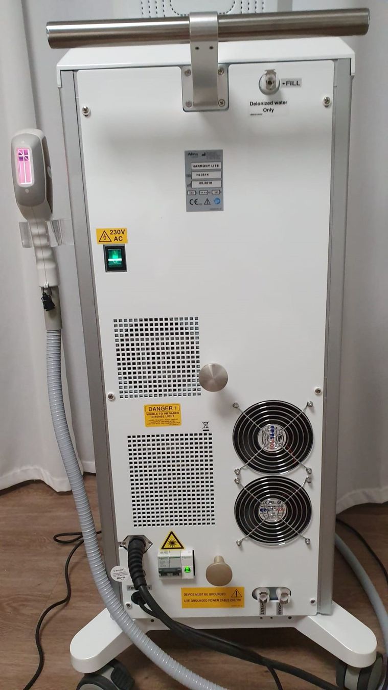 Attrezzature mediche: Alma Laser Harmony Lite Haarentfernungsmaschine SHR IPL – Usato da St. Gallen venduto da ricsab 3