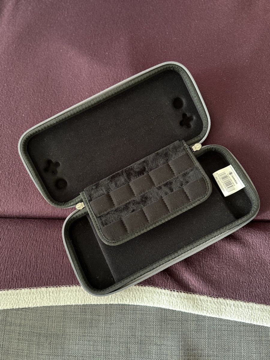 Custodie protettive: Nintendo Switch Zubehör – Usato da Basel venduto da Susana_ 1