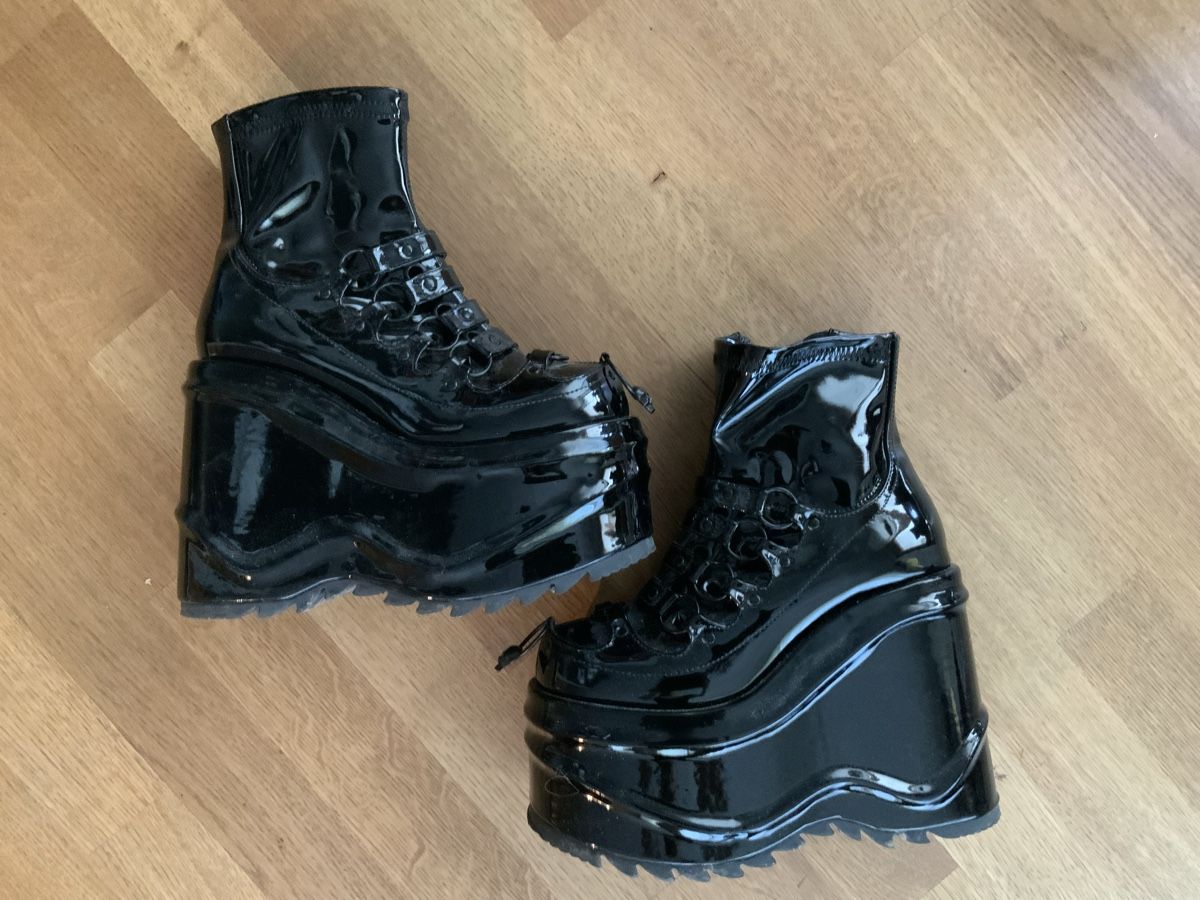 Chaussures femmes: Demoniacult Wave 110, Grösse 39 – D'occasion à Domat/Ems par scarnuz1