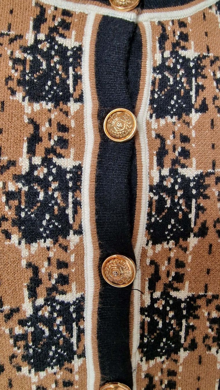 Jacken: Schöne Strickjacke mit Modal – Gebraucht aus Wil  AG von Kfloh 1