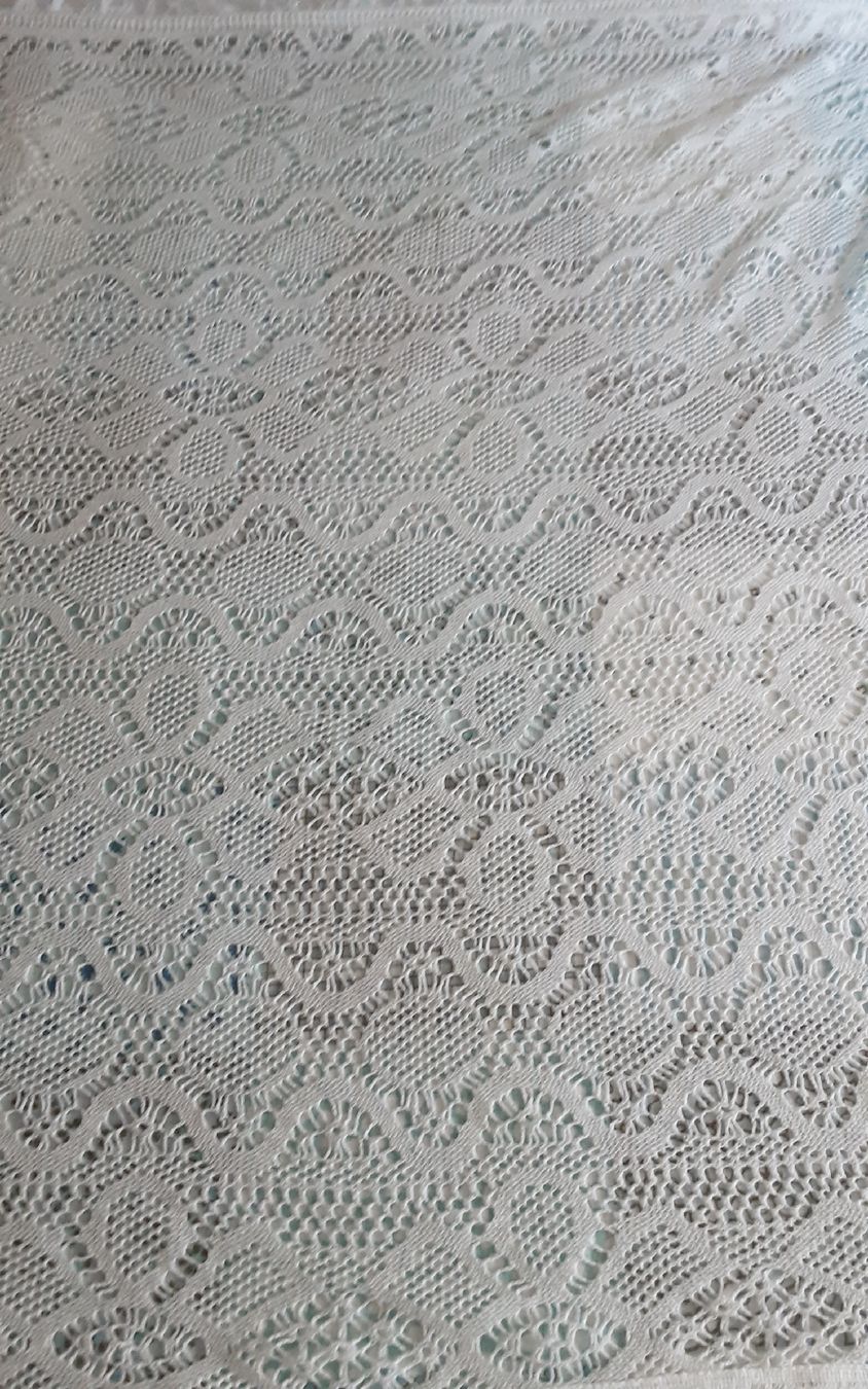 Linge de lit: gehäckelte bettüberwurf  – D'occasion à Ambrì par Maerz87 4