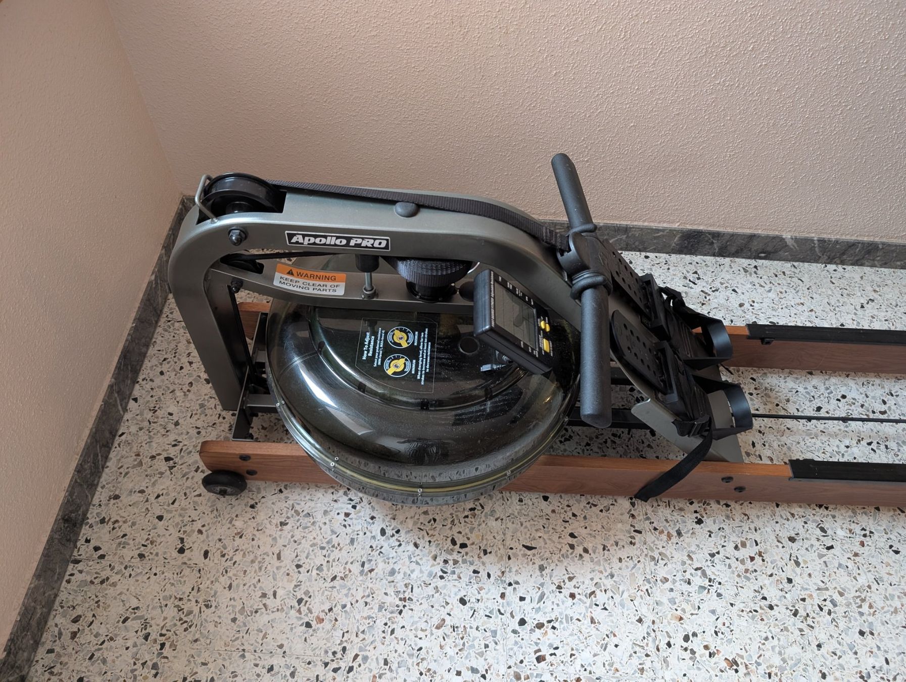 Hometrainer: Apollo Pro Rudergerät, Wasserwiderstand einstellbar. Leise. – Usato da Wittenbach venduto da FleurLaBelle 1