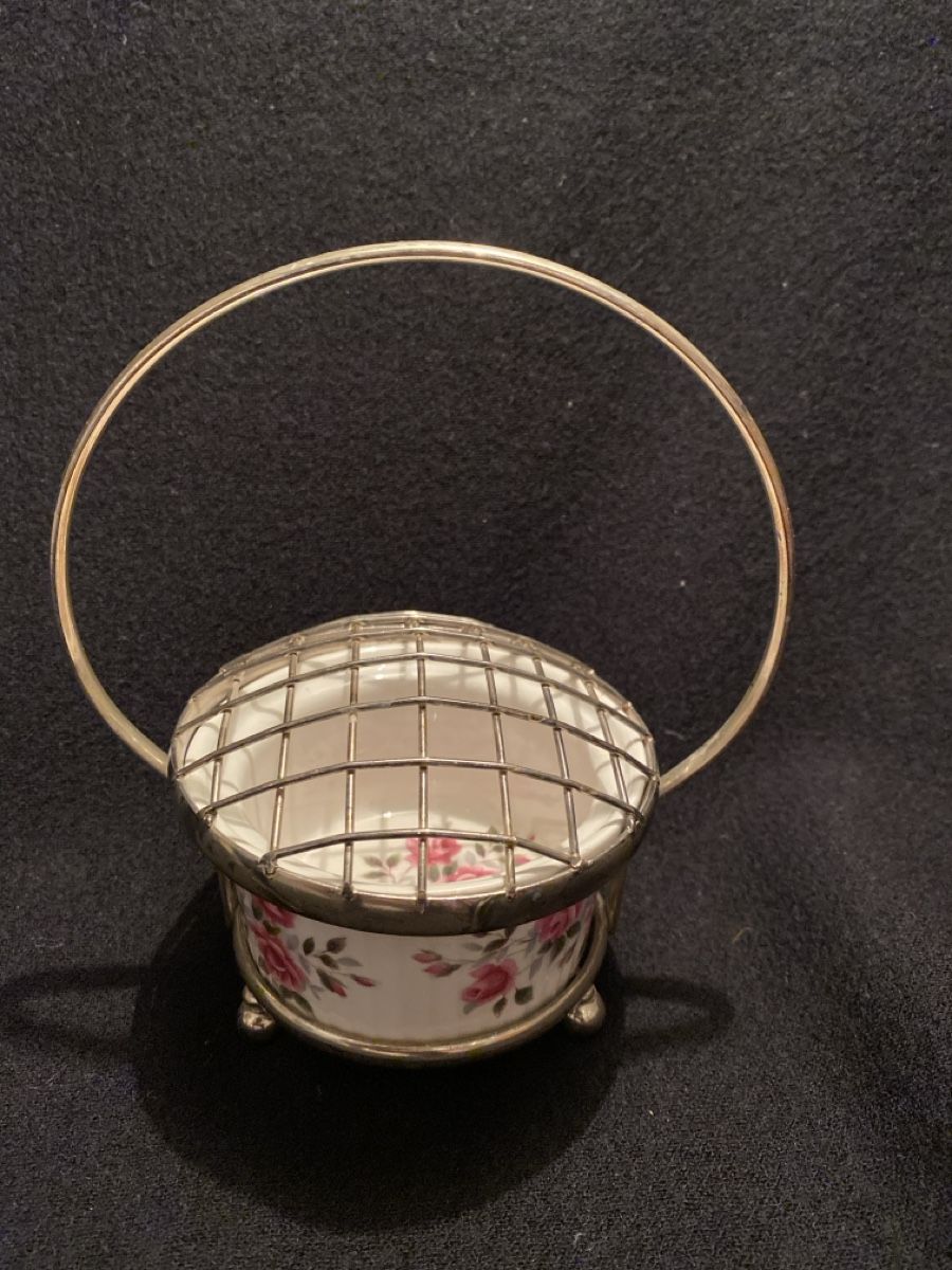 Wedgwood Ciotole: Schale Wedgwood Rosenmuster – Usato da Dübendorf venduto da cchiarello