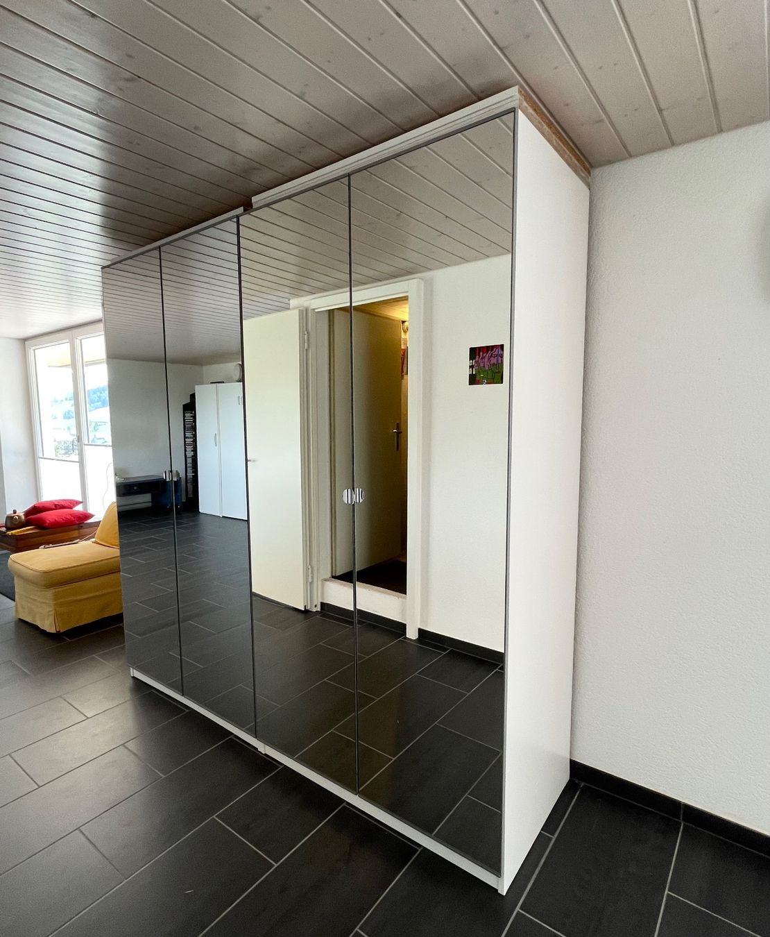 Ikea Armadi: Spiegel-Kleiderschrank 200x200 – Usato da Zürich venduto da gabibenz