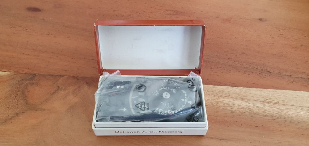 Leica Appareil photo: Leica Meter MR-4 original rar Schwarz Painting neu mit OVP – Neuf avec emballage d'origine à Zürich par Leica.C89 2