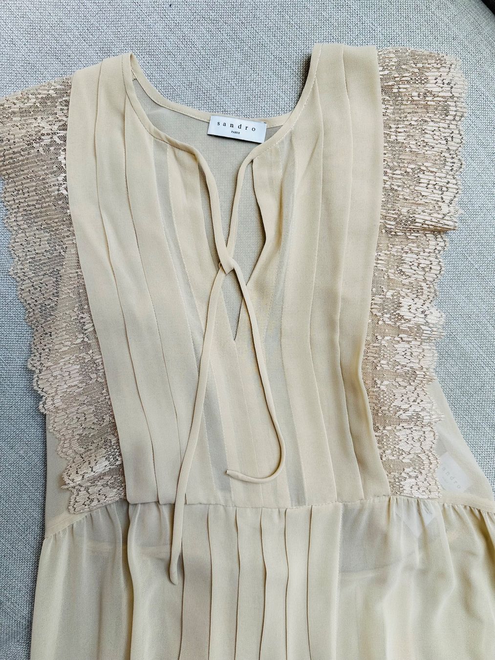 Sandro Vestiti: Sandro Kleid- Beige gr. 38 – Nuovo (secondo la descrizione) da Bern venduto da Marie_B21 7