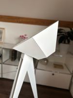 Eine Stehlampe im Origami-Design – fraumaier Jean von Felix