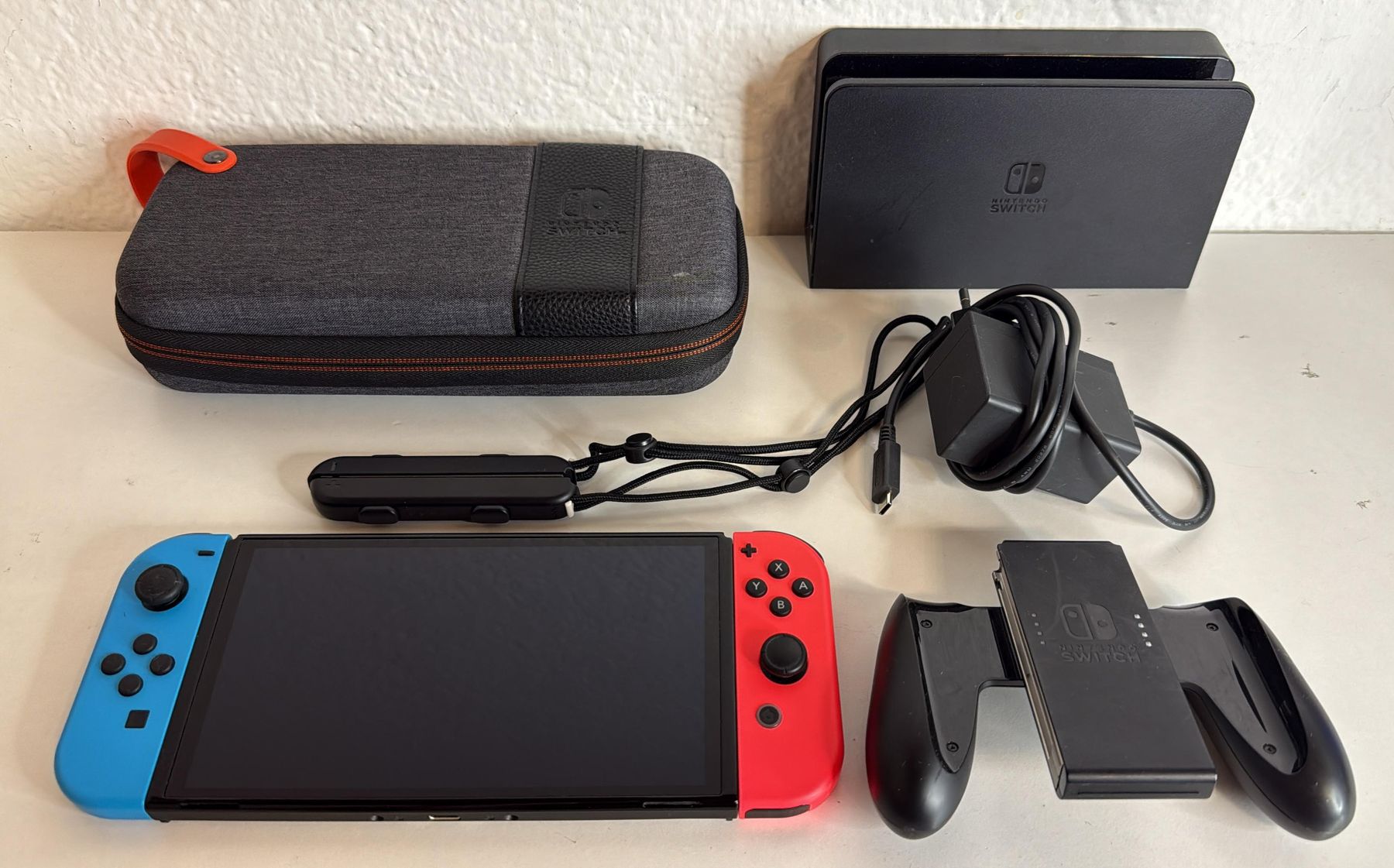 Nintendo Console: Nintendo Switch OLED – Guter Zustand – Usato da Ehrendingen venduto da lax21 1