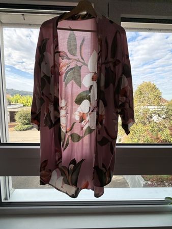 Damen Kimono rosa mit Blumenmuster leicht guter Zustand