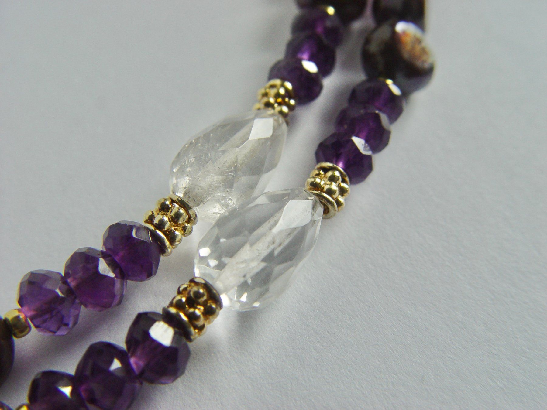 Olga Ribler Catenine: Collier Amethyst, Perlen, Bergkristall, Silber vergoldet – Usato da Henggart venduto da gernli 5