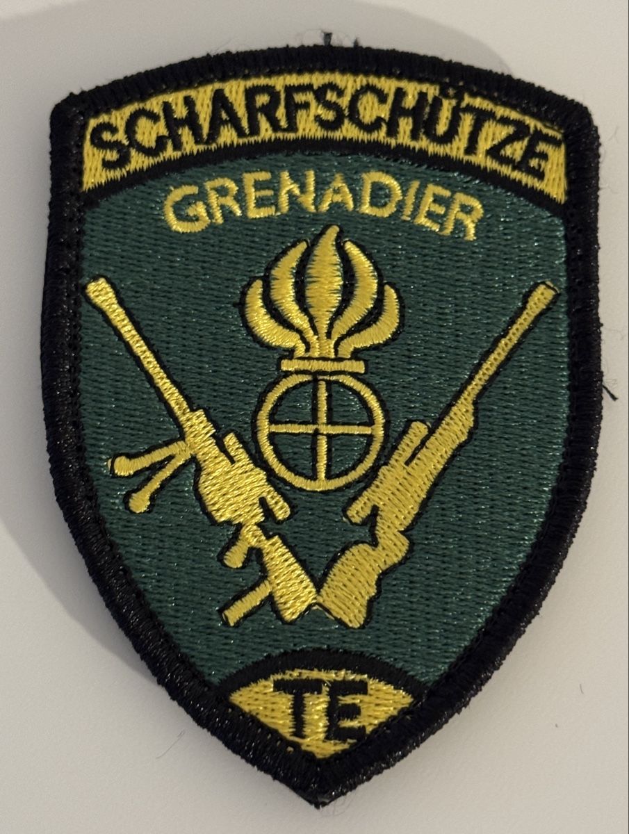 Plaquettes & Badges: Badge - Grenadier TE – Neuf avec emballage d'origine à Genève par CollectorComp