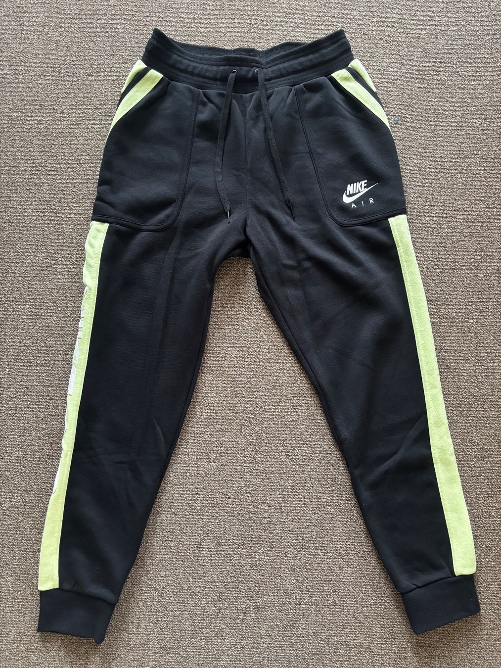 Nike Pantaloni: Nike Trainerhose – Nuovo (secondo la descrizione) da Kölliken venduto da Sabay2012