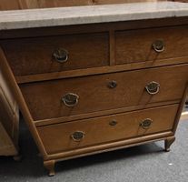 Antike Holzkommode mit Marmorplatte & Muschelgriffen