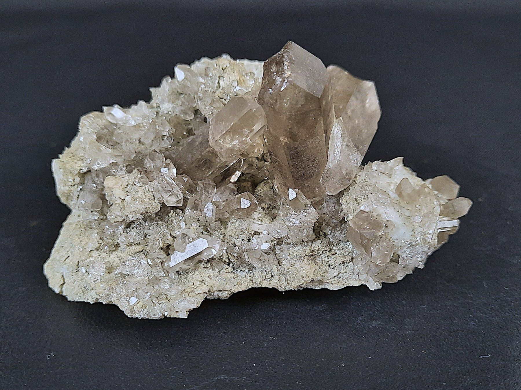 Edelsteine: Rauchquarz auf Quarzmatrix – Gebraucht aus Beinwil am See von Restwert_Beinwil