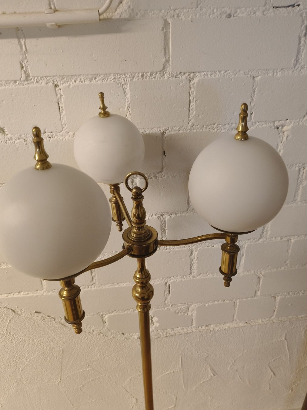 Lampade: Vintage Stehlampe mit Glaskugeln – Usato da Zwingen venduto da inf_2blh 2