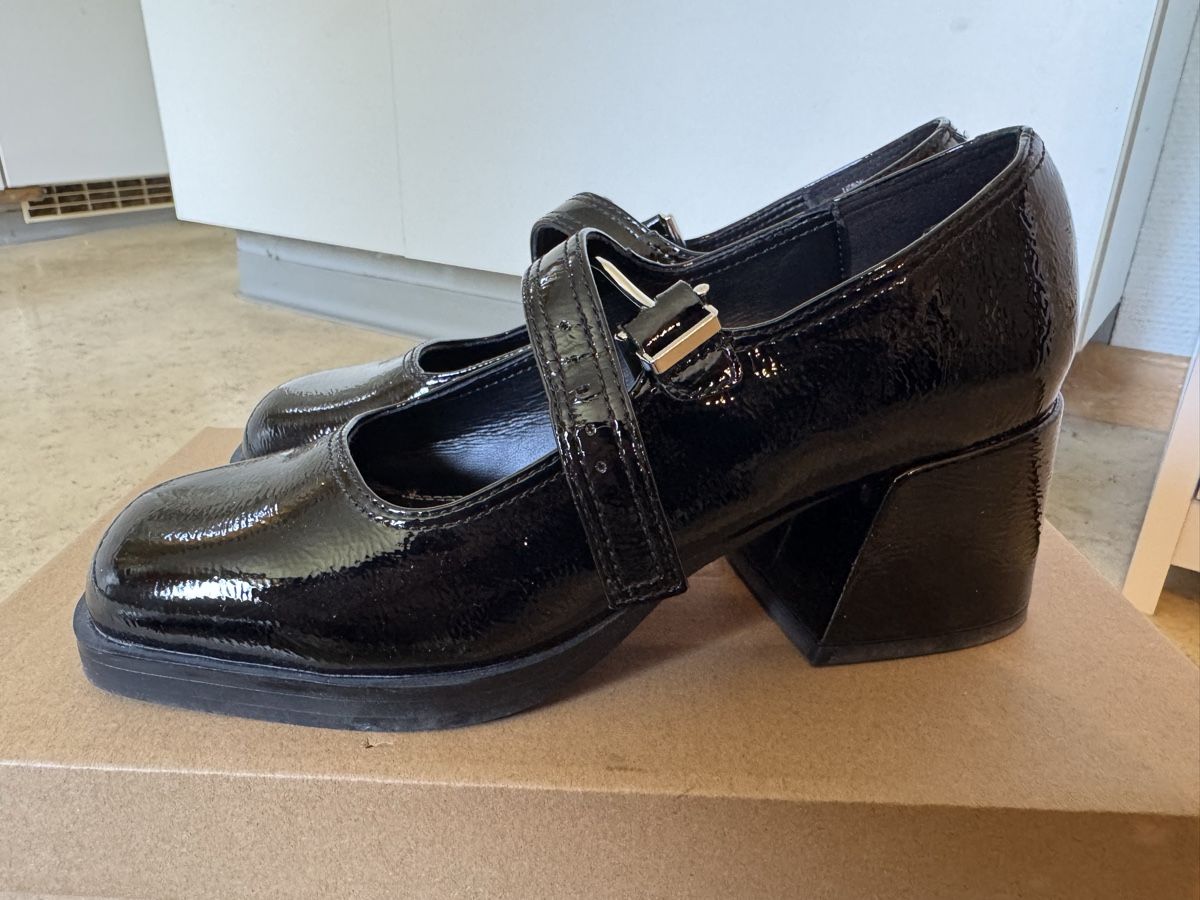 Steve Madden Scarpe da donna: Steve Madden LISBON Classic heels black EU 37 – Usato da Rehetobel venduto da cho_gbm9 3