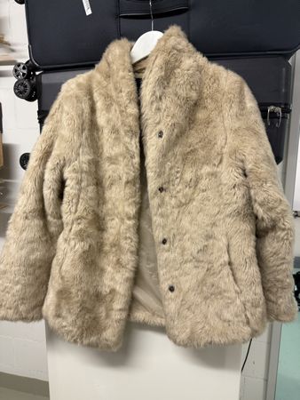 Wunderschöner warmer Wintermantel in Beige - Grösse M