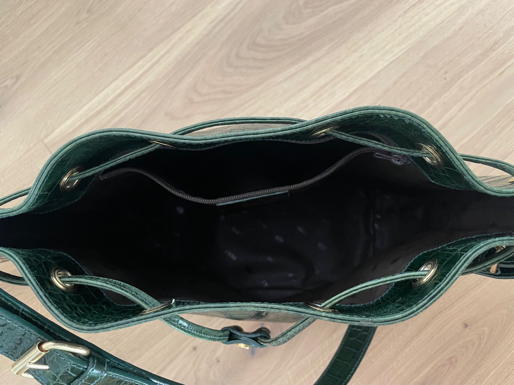 Borse da donna: Echtleder Schultertasche dunkelgrün – Usato da Fällanden venduto da adi_r9xb 5