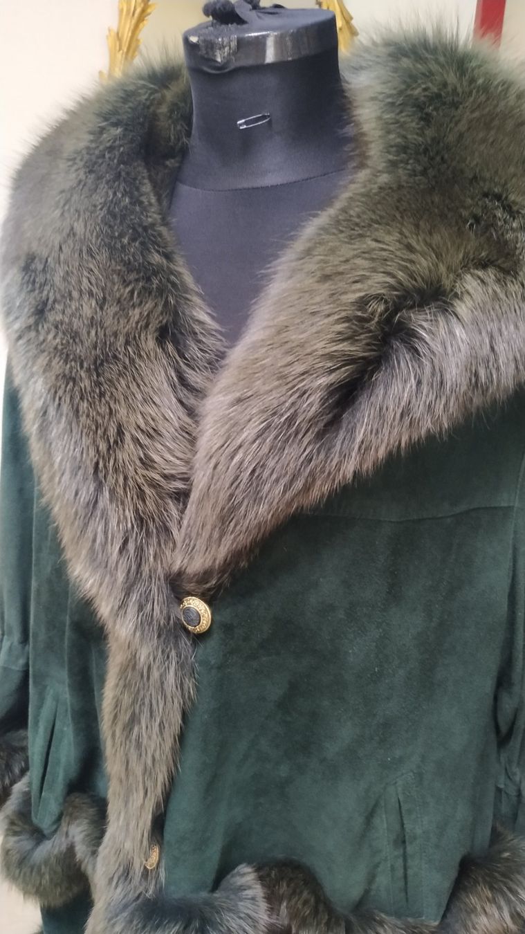 Mäntel: Wildledermantel mit Pelz, Grösse M, Länge 90cm – Gebraucht aus Pfaffhausen von Nyota 4