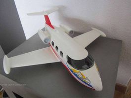 Avion Playmobil avec 2 personnages dont pilote, selon photos