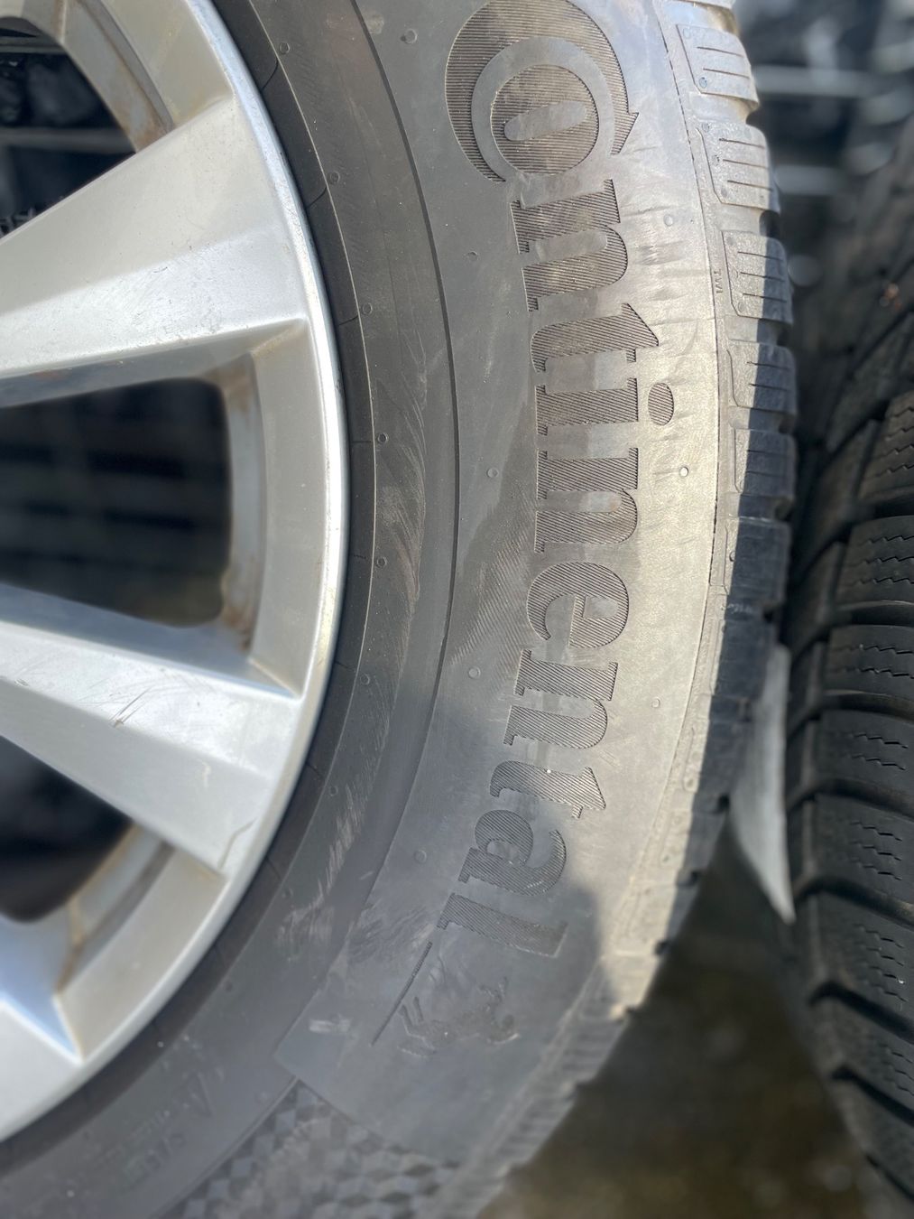 Volkswagen Pneus & Kompletträder: VW 17 Zoll Winter Kompletträder – Gebraucht aus Einsiedeln von VH_ 7