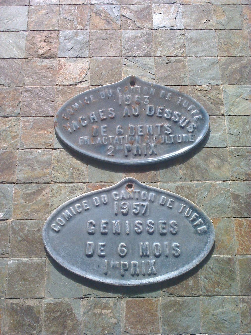 Placchette & Badge: alte Stallplakette 1963 Frankreich emailliert – Nuovo (secondo la descrizione) da Camorino venduto da Campellino 2