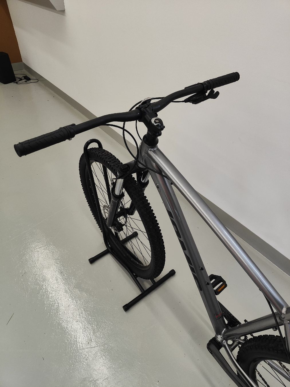 Jamis Velos: MTB Jamis mit Scheibenbremsen und Federgabel – Gebraucht aus Ennetbühl von Hmorgen1 1