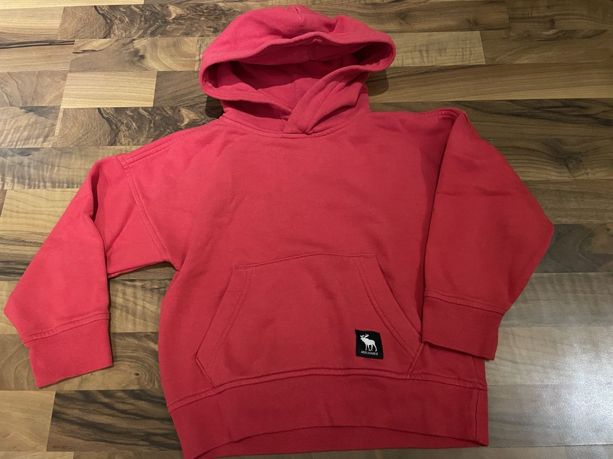 Abercrombie Maglioni & Felpe: Kapuzenpullover von Abercrombie & Fitch Grösse 5/6 – Usato da Goldswil venduto da Fisel