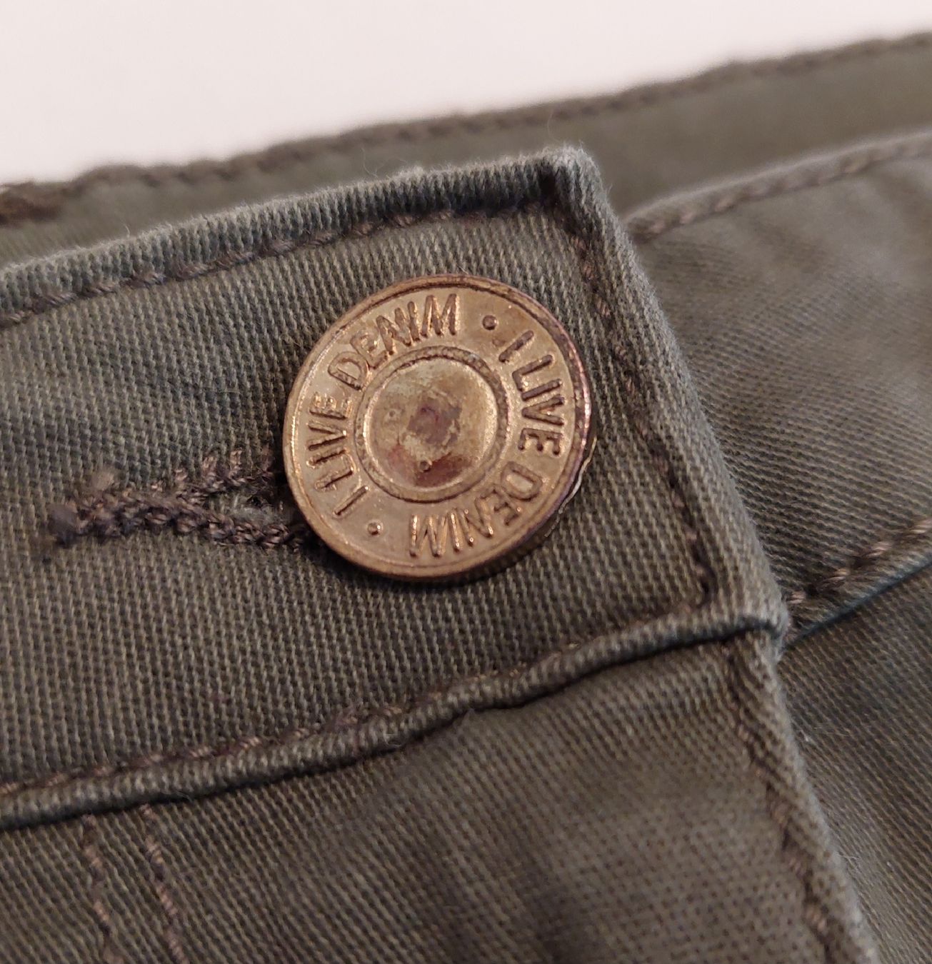Röcke: Khaki Stretch Minirock, Gr. 42 / 44 / M / X – Gebraucht aus Oberwil BL von Hunajakakku 2