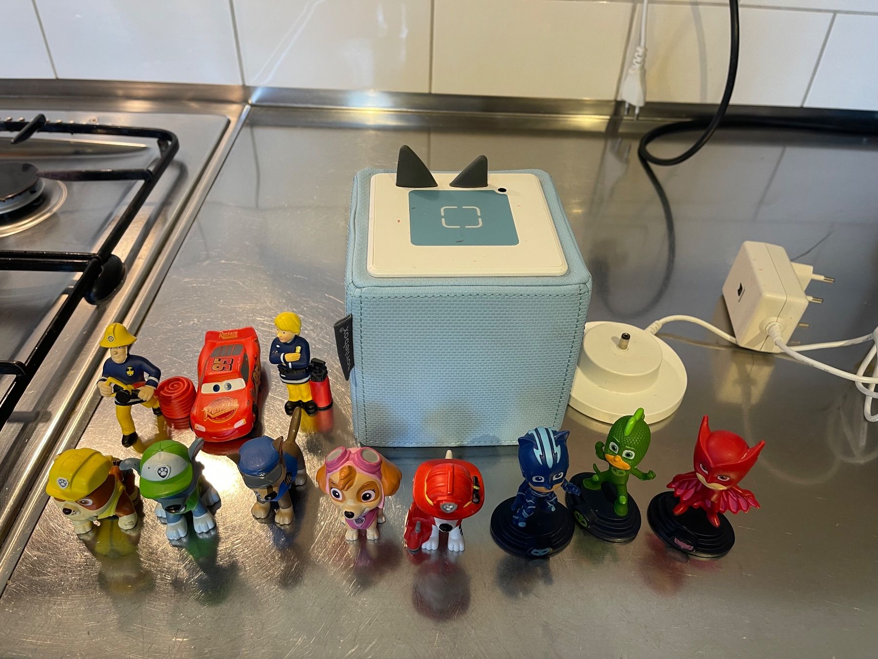 Tonies Giocattoli: Toniebox mit 11 Tonies – Usato da Zürich venduto da liviflo