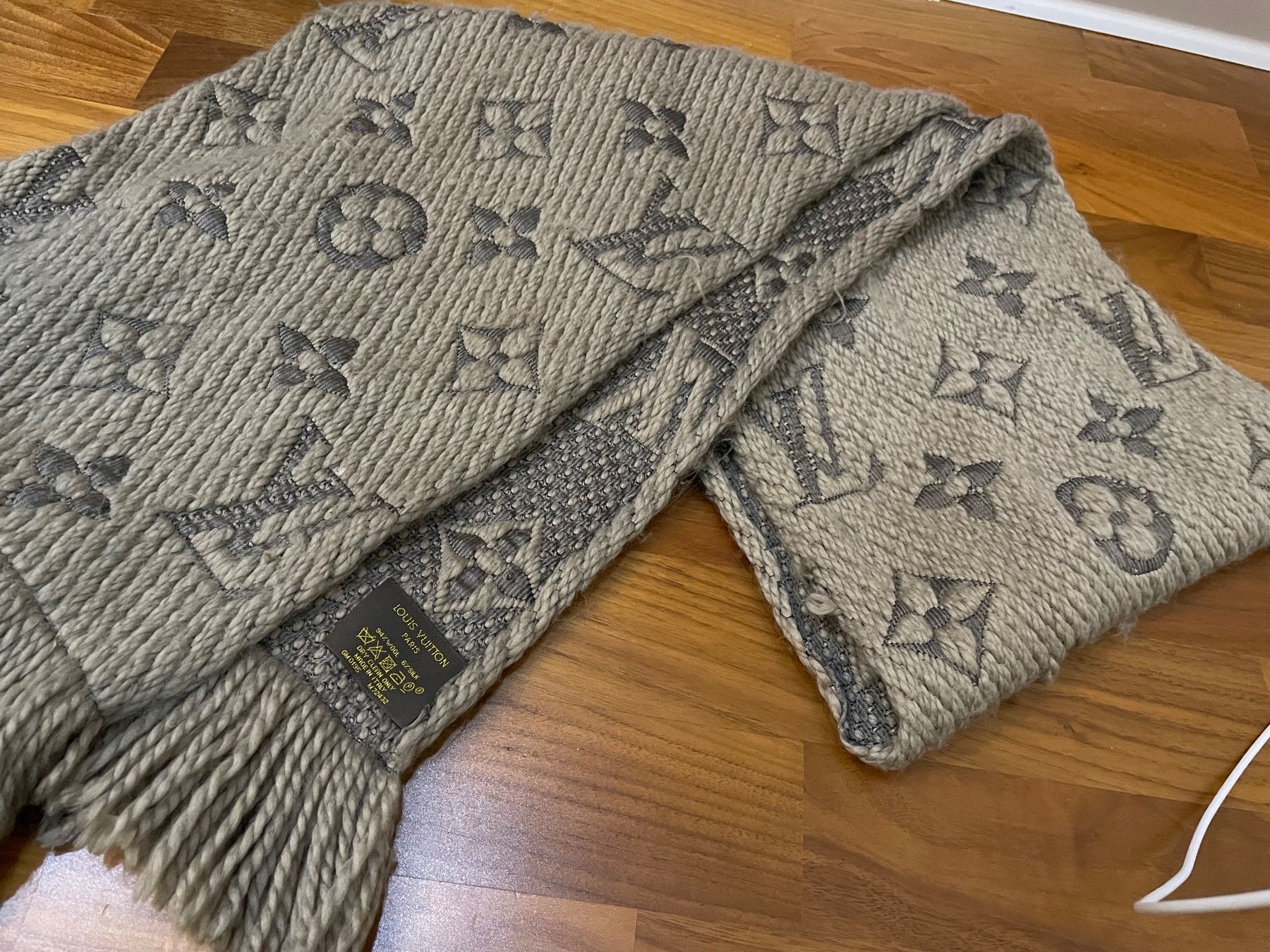 Louis Vuitton Foulard & Sciarpe: Louis Vuitton Schal Logomania – Usato da Hittnau venduto da LuxAndMore 3